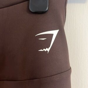 NWT Gym Shark training leggings. Small. Brown.